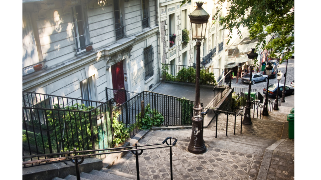 Escadaria de Montmartre em Paris, símbolo do aprendizado do francês passo a passo