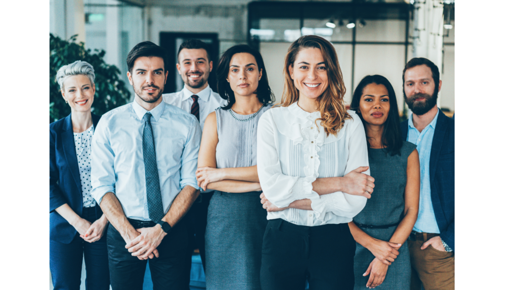 Profissionais em ambiente de trabalho dinâmico, francês para executivos